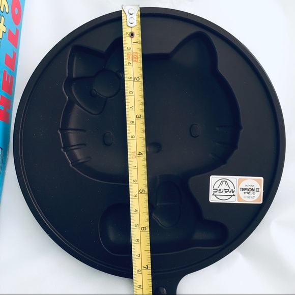 New in Box Vintage Sanrio Hello Kitty Pan Mold ‘83 - Picture 4 of 12